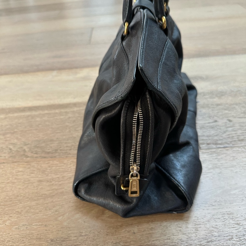 Ysl Leather Bag Use Only A Few Times - image 4